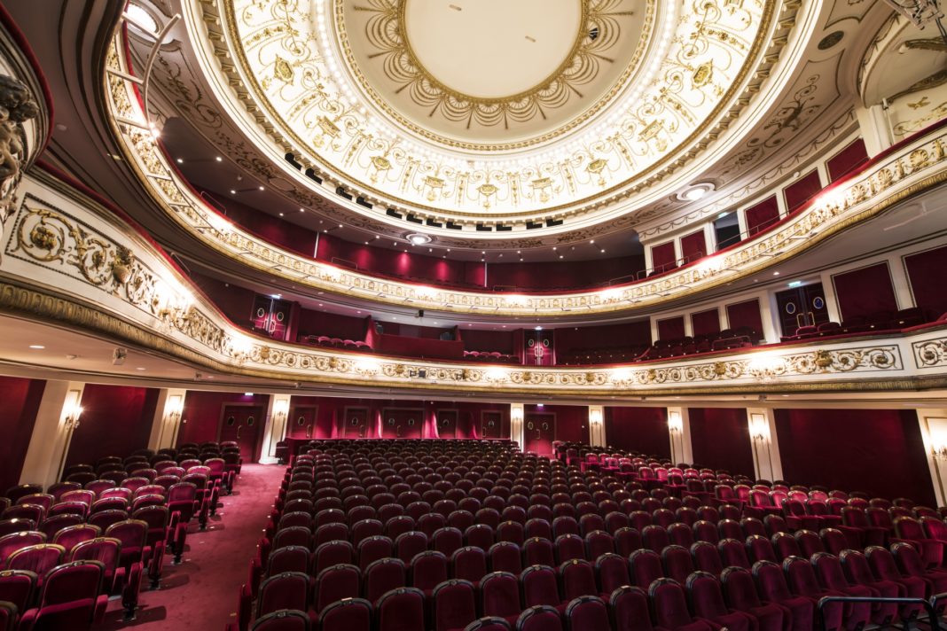 La Comédie Française diffuse gratuitement un spectacle chaque jour ...