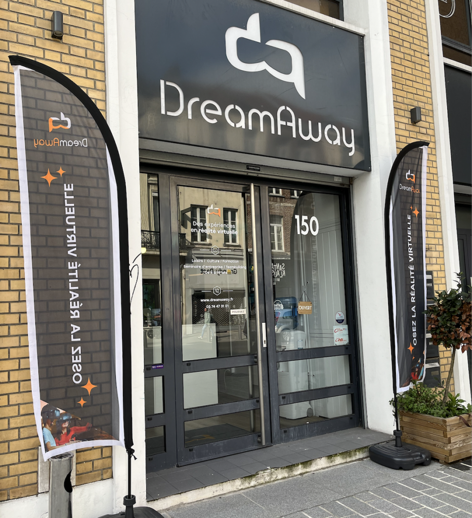 Avis aux amateurs de réalité virtuelle ! Direction DreamAway, un espace de réalité virtuelle mêlant jeux, formations, expériences ludiques, culturelles et immersives.