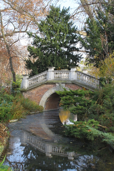 Photo du petit pont au Parc Monceau